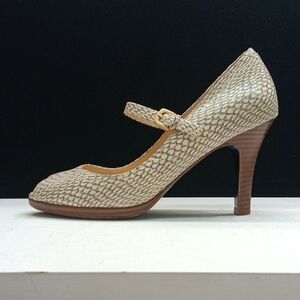 Cole Haan Textured Cream Mary Jane Heels Size 8B